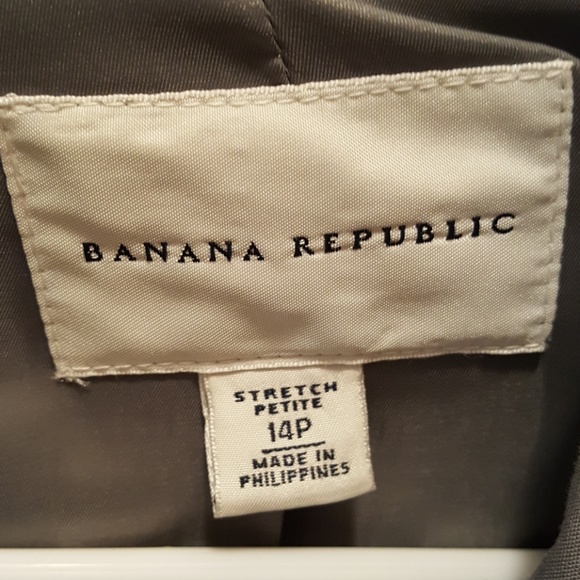 Banana Republic “Sporty” Blazer. Gently used, clean. Bought but didn’t use. - Picture 4 of 4